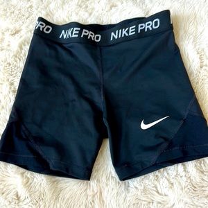 Nike girls pro shorts Large. Used once
